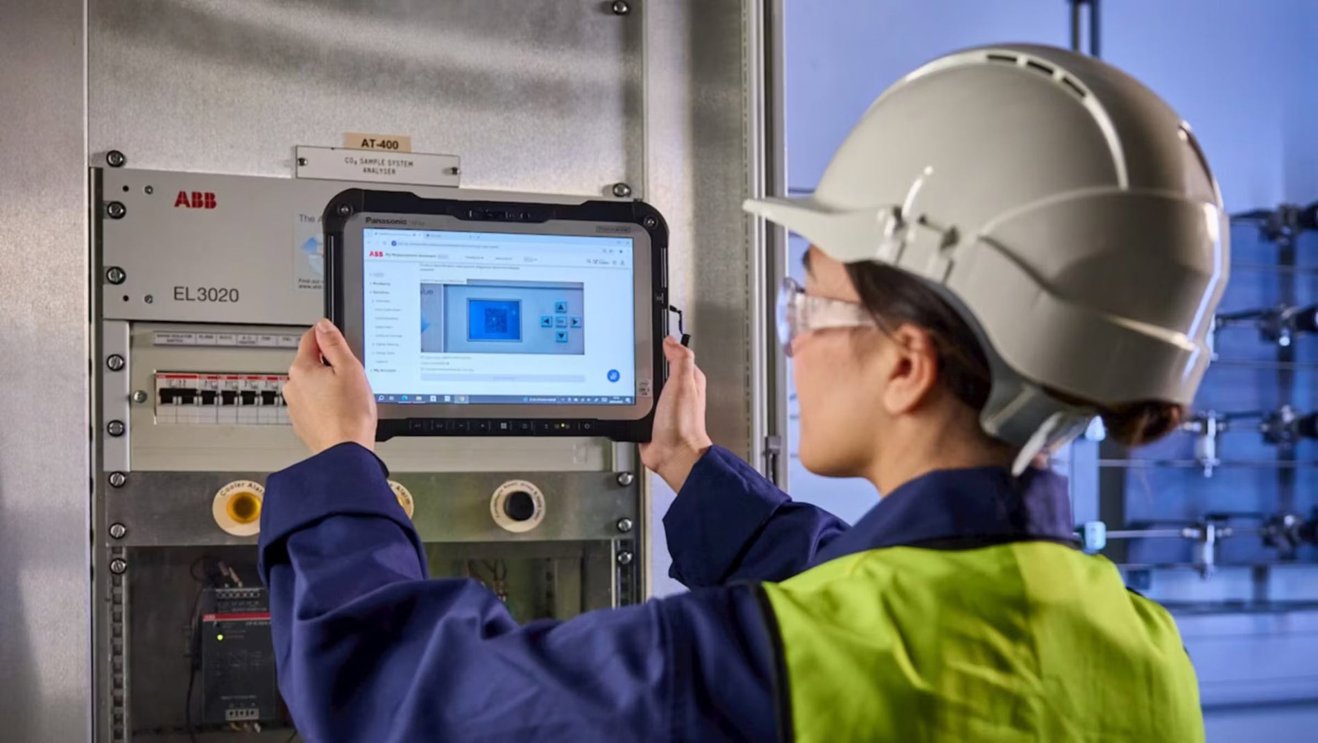 AI Predictive Maintenance: Stopping Downtime in Smart Factories