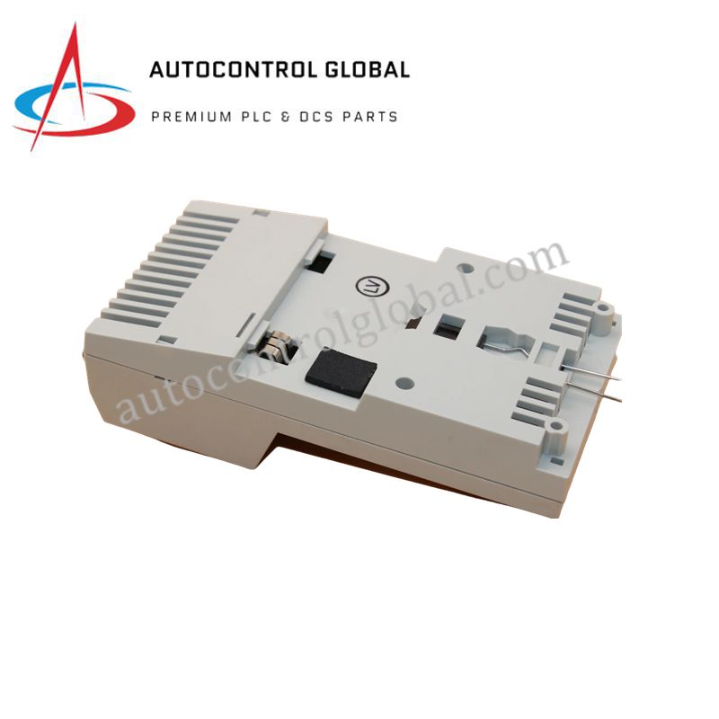 Módulo de Salida Discreta y Interbus Momentum 170 BNO 671 00 | Schneider Electric